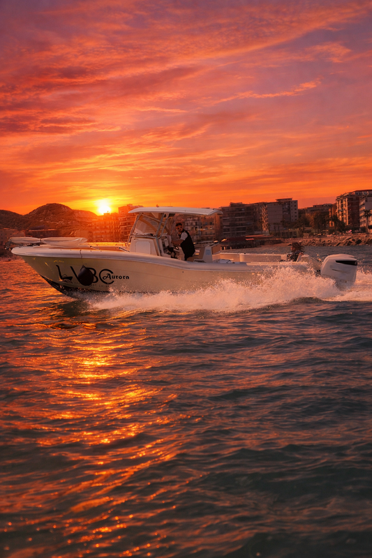 Ranieri R 32 Aurora – Servizio Luxury con Aperitivo
